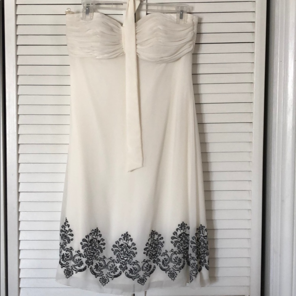 Strapless dress with tie neck. Size 6.